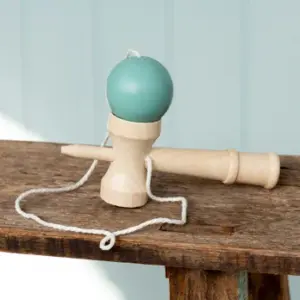 Kendama-Fangbecher und Ball aus Holz Rex London