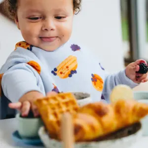 "Boo" Lätzchen - Blueberry Pancake  Little Casimir